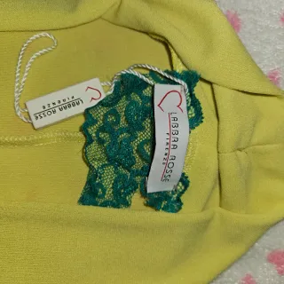 Vestaglia elegante gialla con rouches