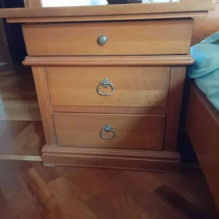 Camera da letto completa in legno