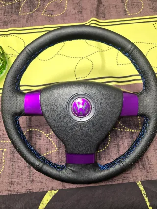 Volante Golf V personalizado morado