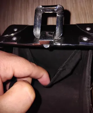 Bolso rígido vintage tipo maletín