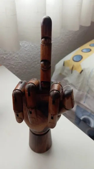 Mano Articulada Madera