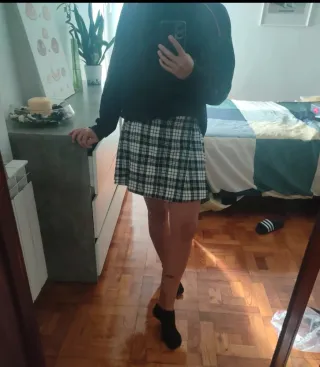 Minifalda escoceva cuadros blanca y negra Mango xs