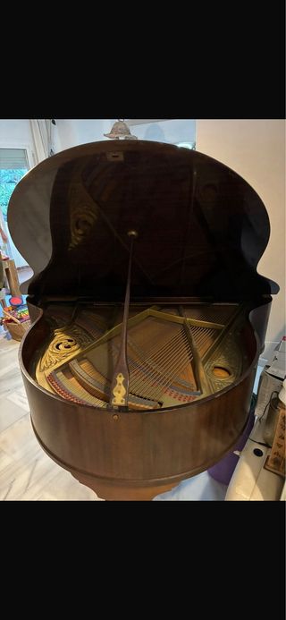 Piano de cola antiguo H. Fister & Co.