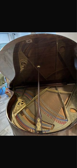 Piano de cola antiguo H. Fister & Co.