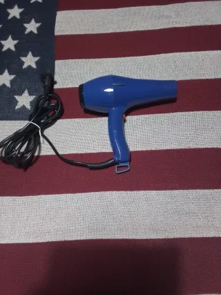 Secador de pelo azul