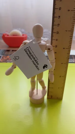 Maniquí de madera articulado