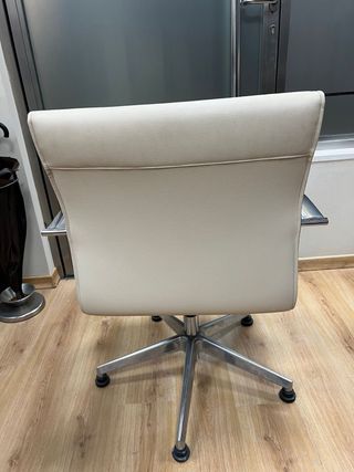 Sillón de oficina piel blanco y negro