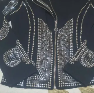 Chaqueta mujer negra con pedrería