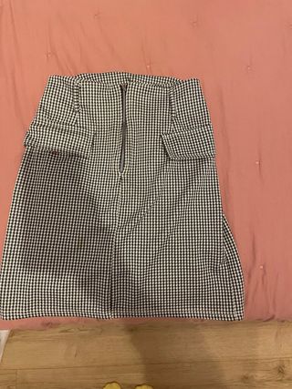 Falda tubo cuadros blanco y negro