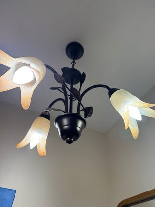 3 Lámparas iguales de forja con tulipas cristal