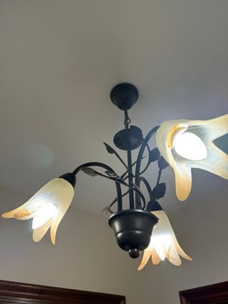 3 Lámparas iguales de forja con tulipas cristal