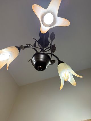 3 Lámparas iguales de forja con tulipas cristal