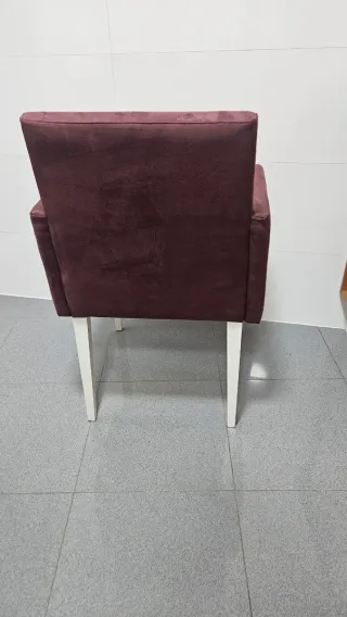 Sillón de terciopelo morado
