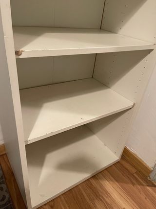 Estantería blanca de madera