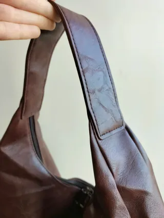 Borsa a sacca marrone in similpelle