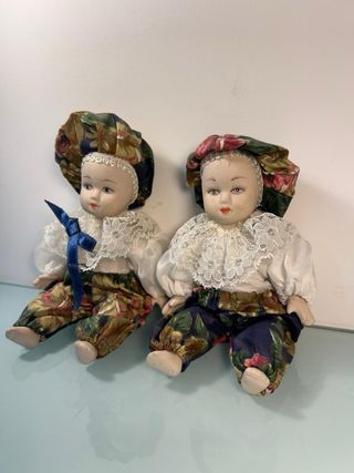 2 Figure di Porcellana Bambole
