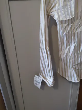 Blusa Zara Basic manga larga rayas doradas