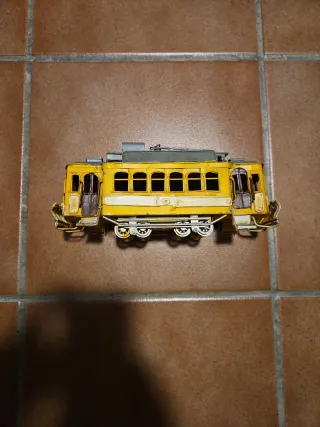 Tranvía Metálico Decoración Amarillo