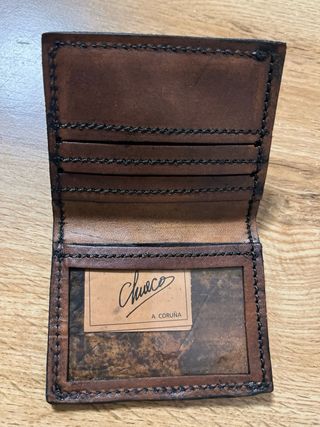 Cartera billetero de cuero marrón