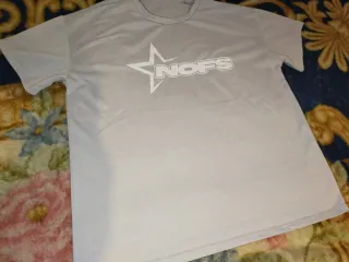 Camiseta básica morada