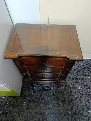 Mesita de noche madera y cristal  incluido
