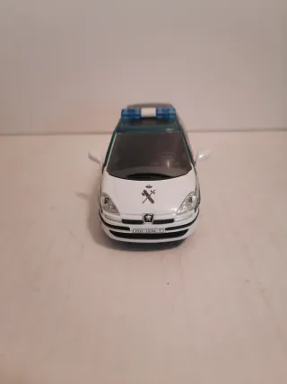 Coche Guardia Civil 1/43 Cararama