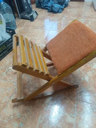 Poggiapiedi oscillante vintage in tela e legno