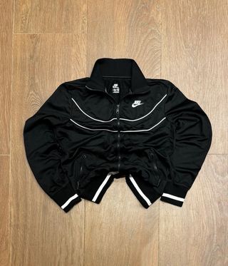 Chaqueta Nike Y2K Negra y Blanca
