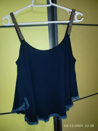 Top de fiesta de tirantes con pedrería