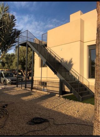 Escaleras de hierro para interior y exterior