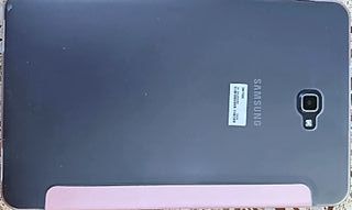 Samsung Galaxy Tab A6 con funda rosa