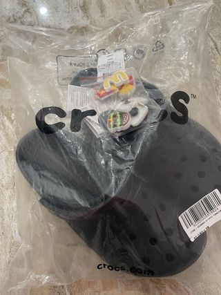 Crocs Clásicos Negros Talla [insertar talla]
