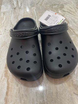 Crocs Clásicos Negros Talla [insertar talla]