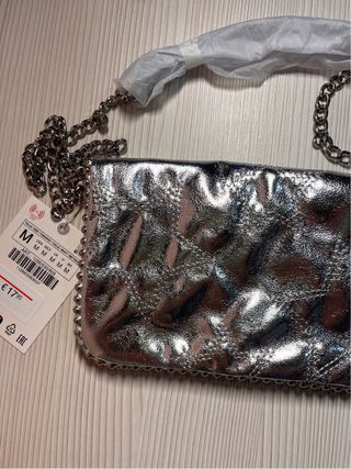 Bolso fiesta plateado Zara