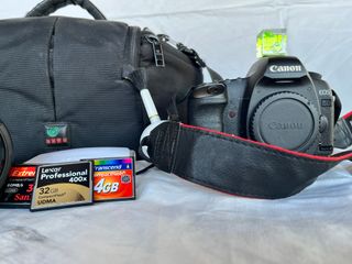 Canon 5D Mark II + 35mm f/2 IS + MIC Pro + CF 68 G