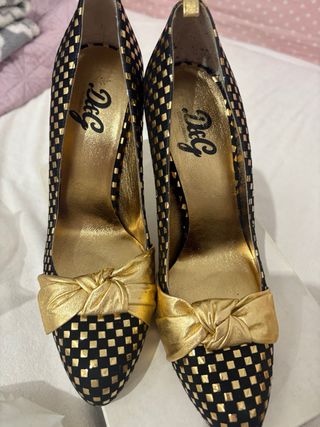 Tacones Dolce & Gabbana Negro y Dorado