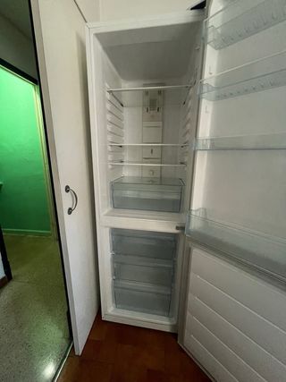 Nevera Daewoo blanca