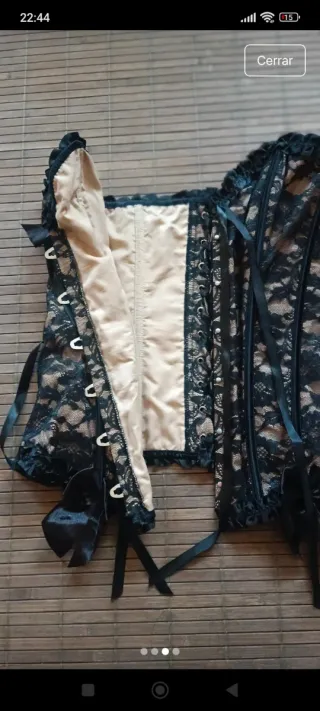 Corsé de encaje negro y beige