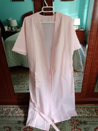 Conjunto camisón y bata rosa