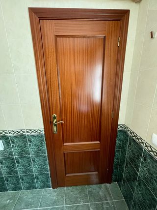 Puerta de madera interior