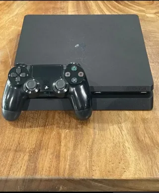 Consola PS4 Slim Negra + Mando