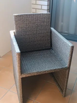 Mesa de comedor ratán y cristal