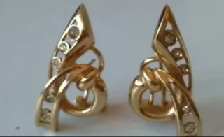 Pendientes chapados con piedras azules