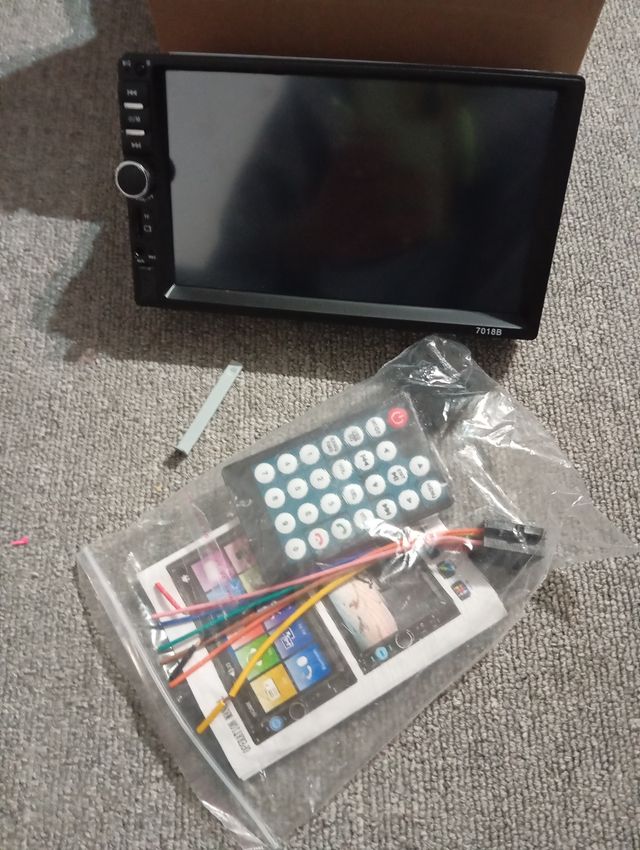 Schermo per auto 7018B