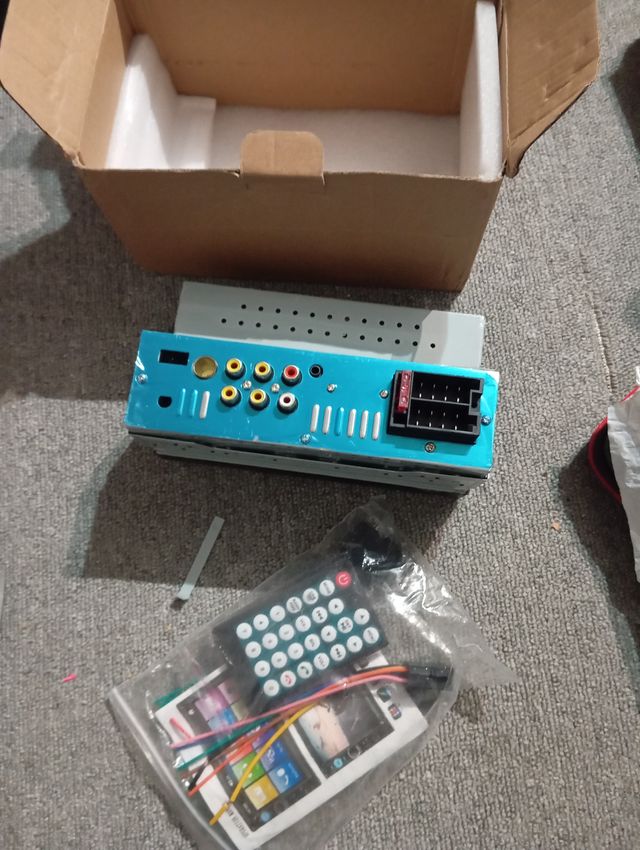 Schermo per auto 7018B