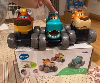 3 Camiones Monster Truck Hola