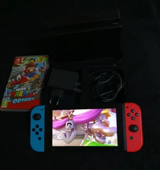 Consola Nintendo Switch + Juego Super Mario Odysse