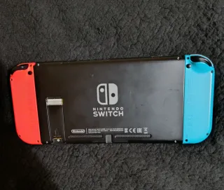 Consola Nintendo Switch + Juego Super Mario Odysse