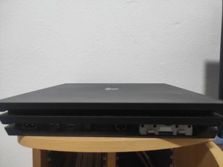 PS4 Pro 1TB + Mando DualShock 4