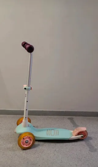 Patinete 3 ruedas Decathlon con luces